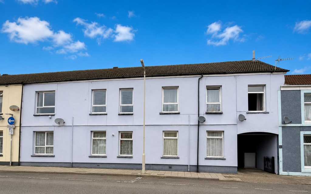 Deans Court Aberdare