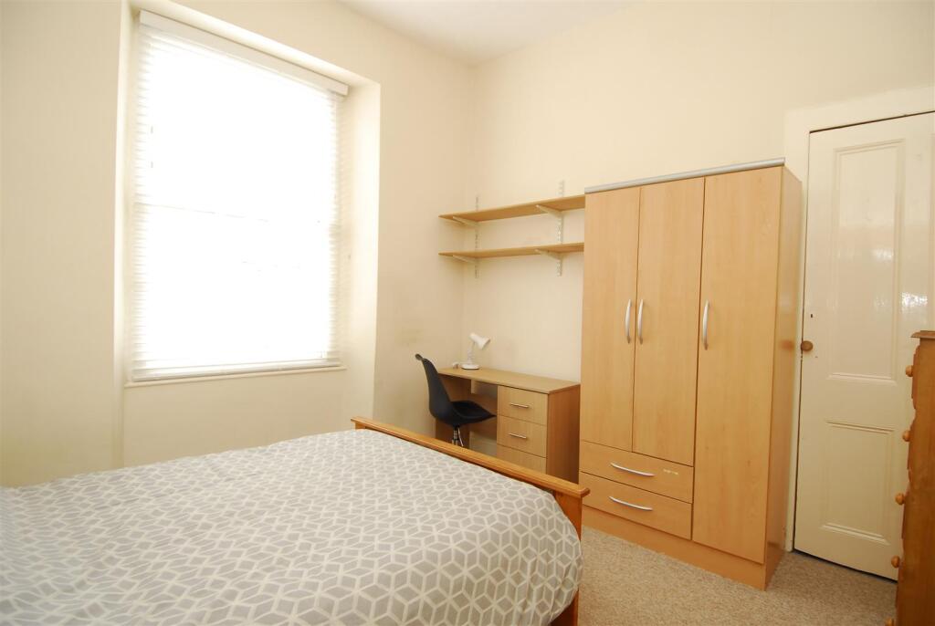 Apartment in Plymouth - More