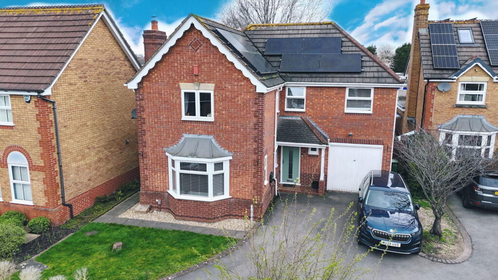 4-bed detached on Saxon Way, Bradley Stoke, Bristol, BS32 9AS, £568,000