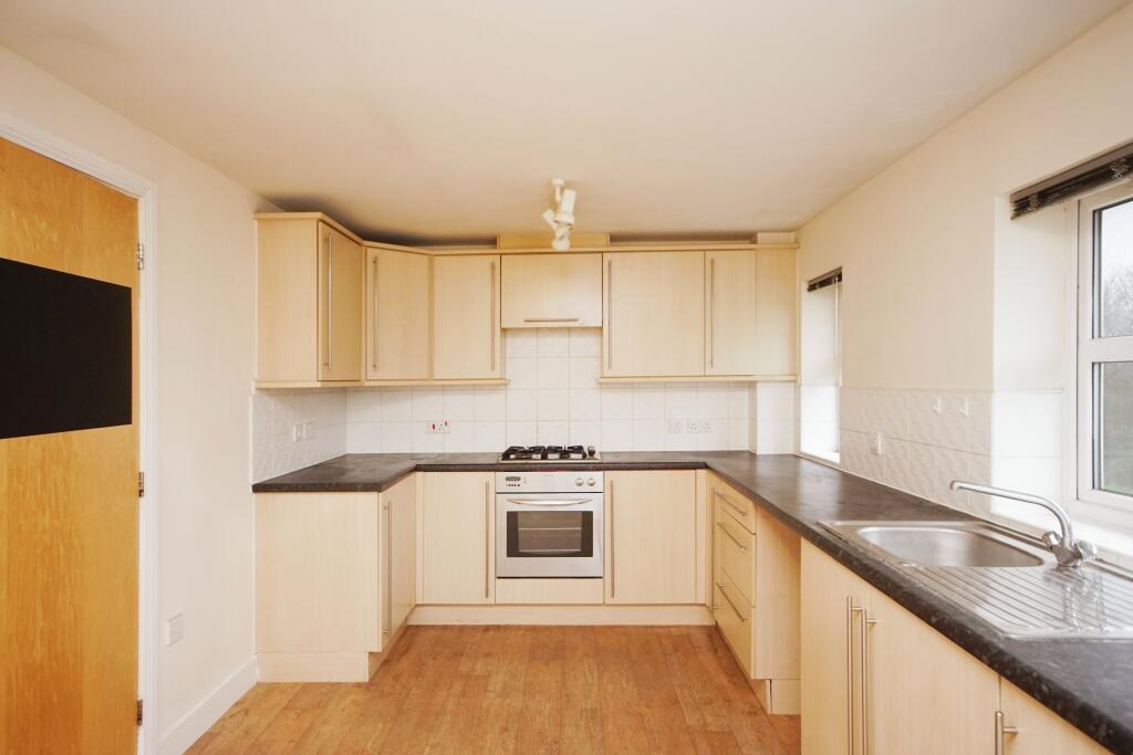 Apartment in Bristol, Bradley Stoke - View 3