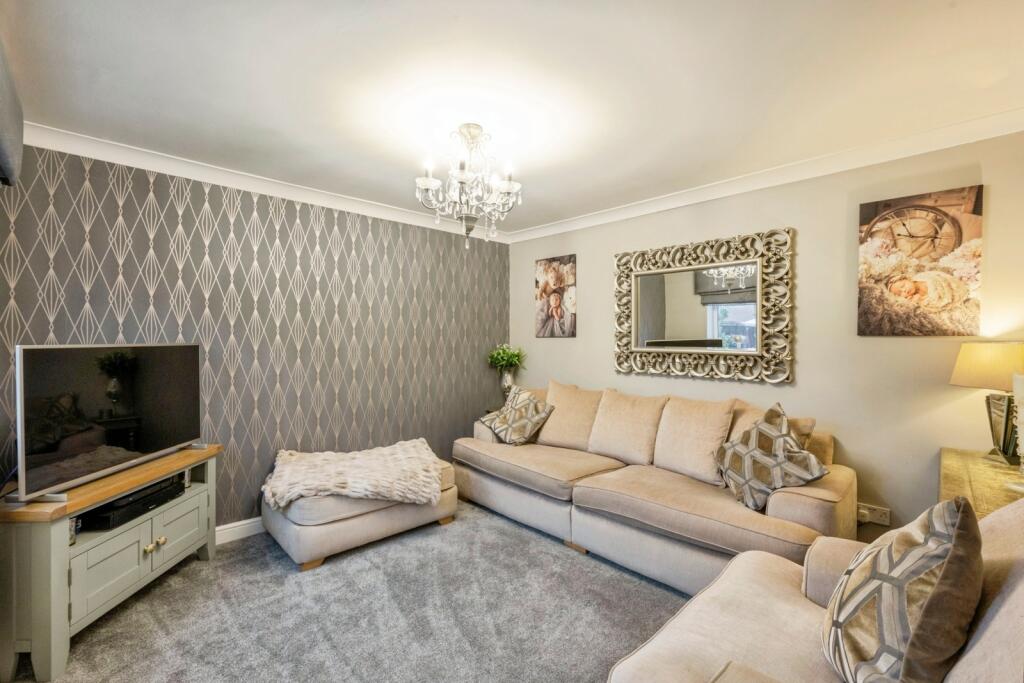 St. Lukes Close, Dunsville, Doncaster, South Yorkshire, DN7 photo 3