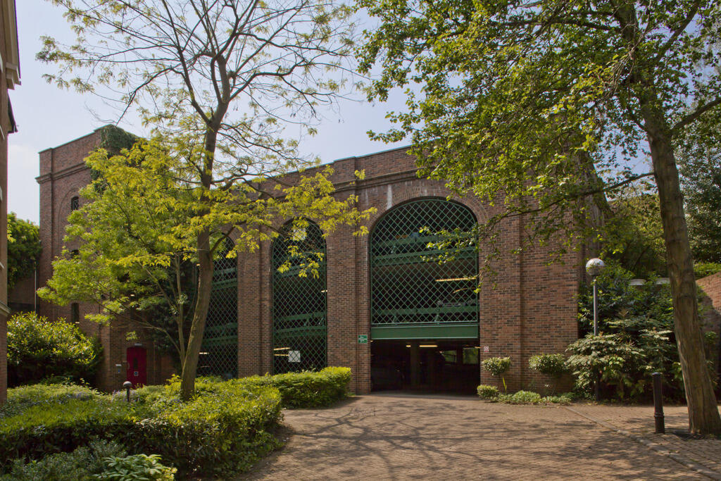 Main image of property: University House, Oxford Square, Oxford Street, Newbury, West Berkshire, RG14 1JQ