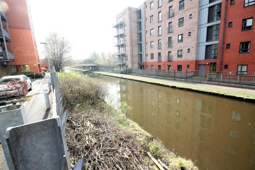 Apartment in Manchester - View 3