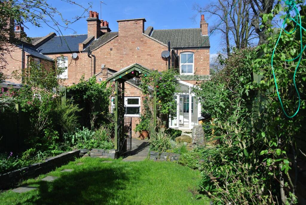Farm Road, Lillington, Leamington Spa photo 4