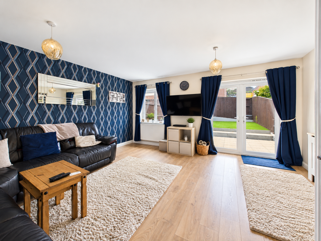 House in Gloucester - View 3