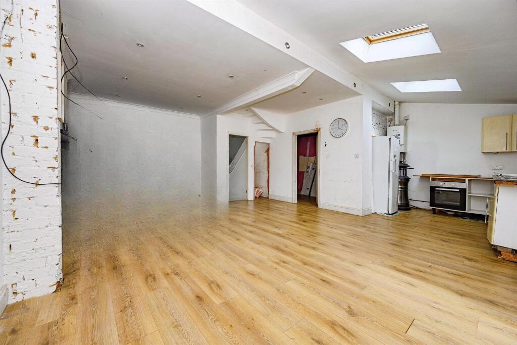 House in Watford - View 5