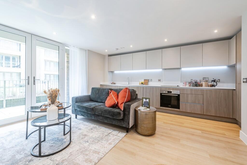 Main image of property: Kings Road, Newbury, Berkshire, RG14