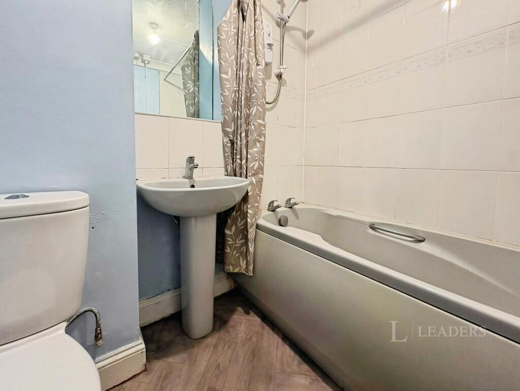 Apartment in South Norfolk, Keswick and Intwood - View 4