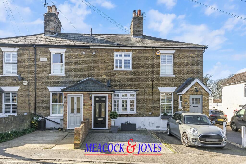 2-bed terraced on Junction Road, Warley, Brentwood, £475,000