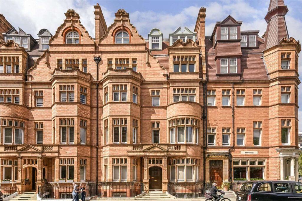 Main image of property: Knightsbridge, SW1X