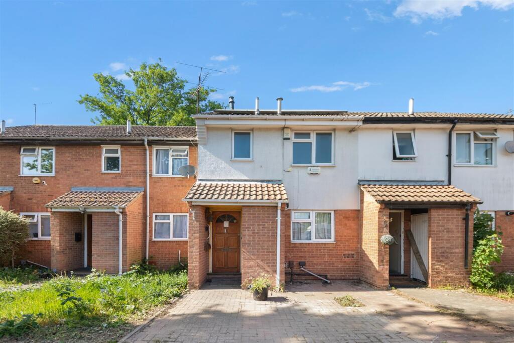 2-bed terraced on Brambles Farm Drive, Hillingdon, £400,000
