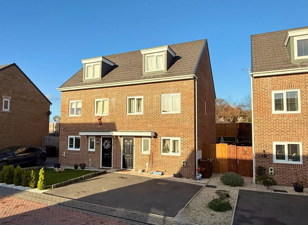 Main image of property: Yarn Crescent, Wakefield