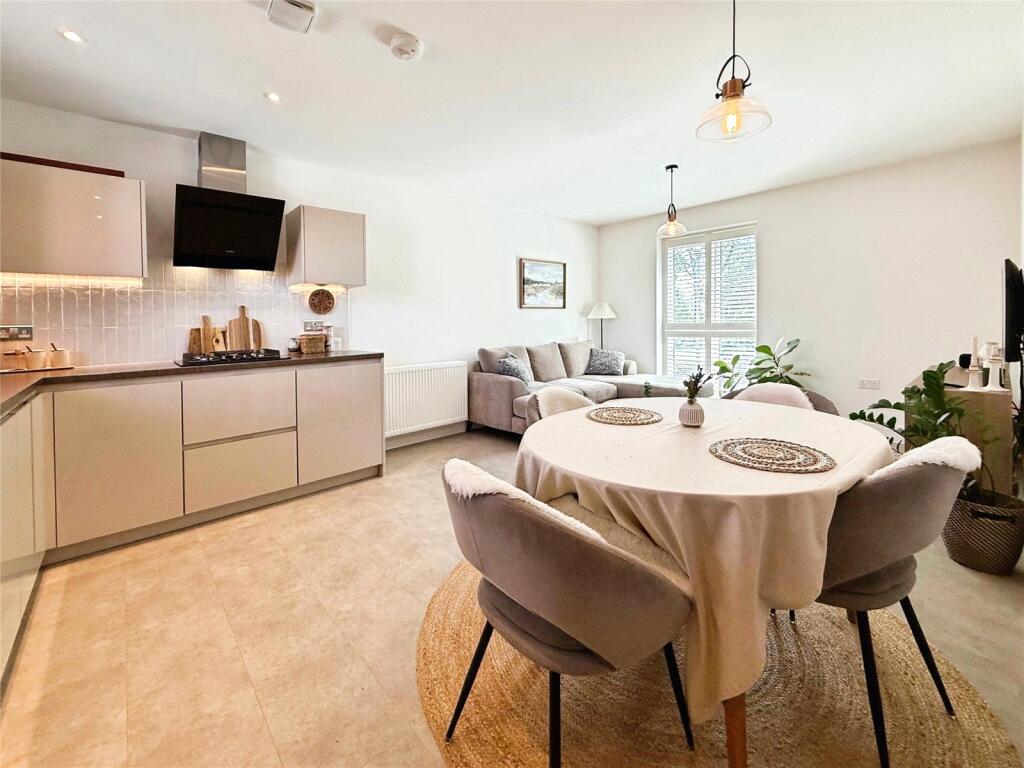 Apartment in Reading - View 2