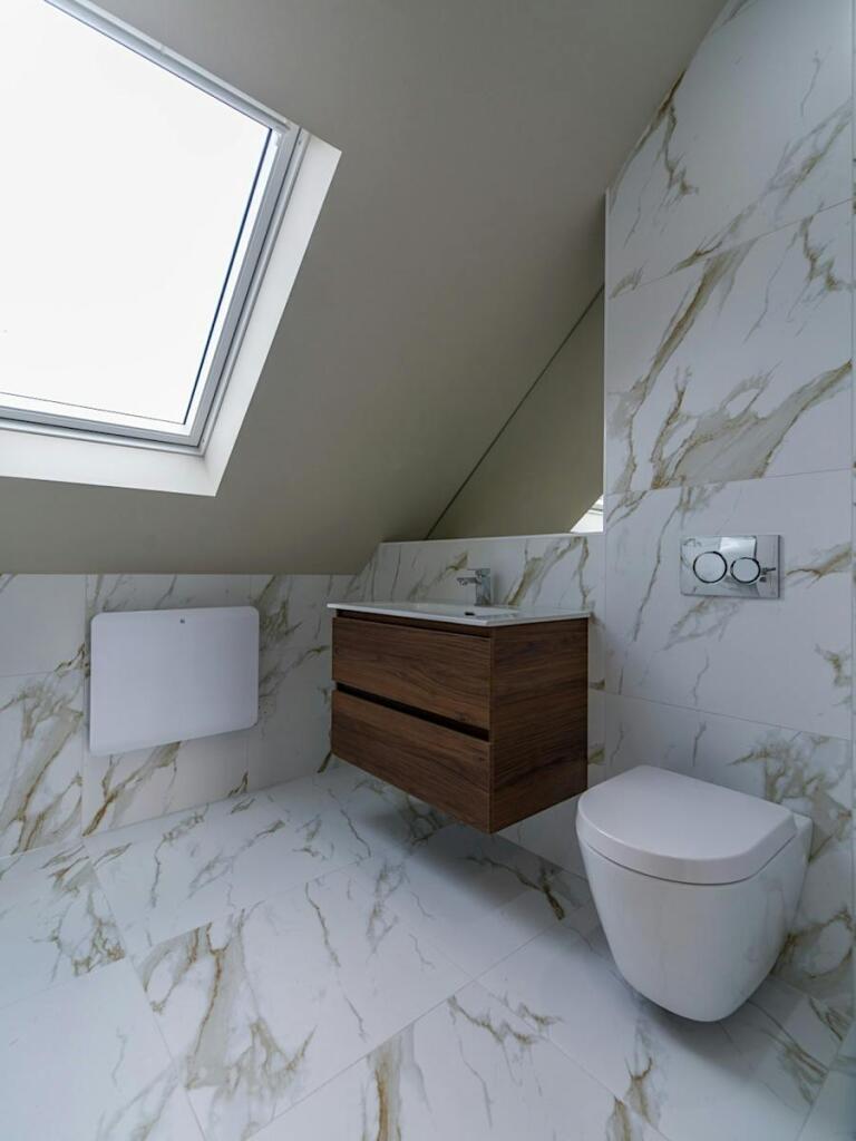 70CardenPlace_202.jpg