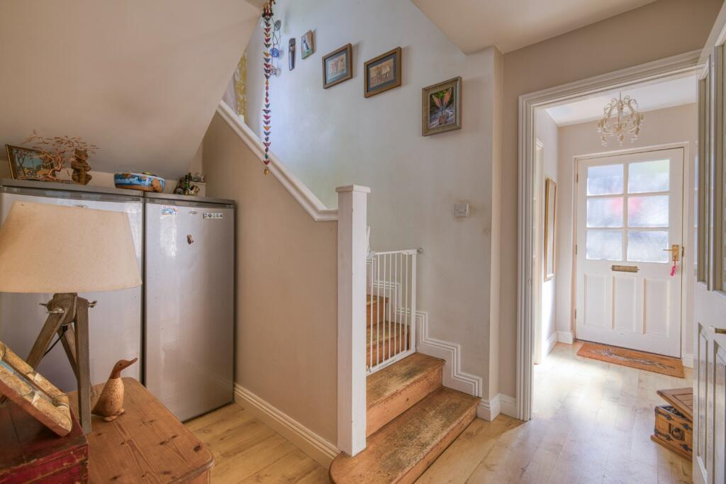 Discreetly located, in an elevated position in the heart of Shepton Mallet photo 4