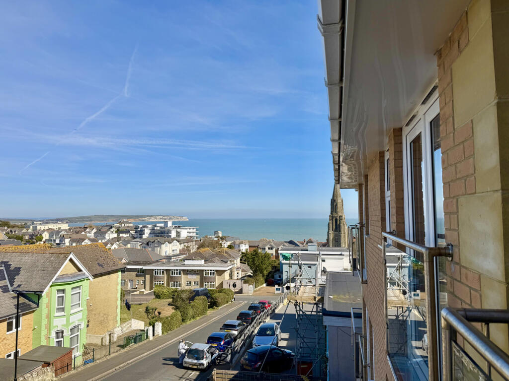 House in Shanklin, Lower Hyde, Luccombe - View 4