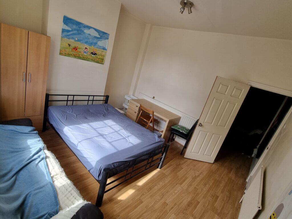 Additional image 3 of Flat, 531 Bristol Road