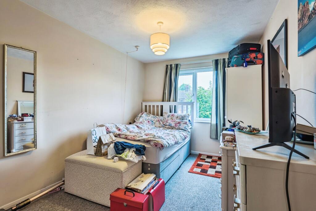 Apartment in Worthing, West Sussex - View 3