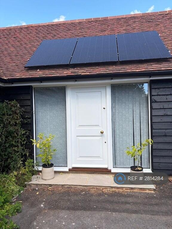 House in Tonbridge - More