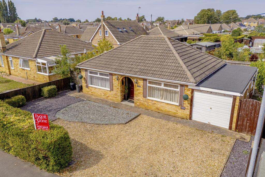 2-bed bungalow on Langwith Gardens, Holbeach, Spalding, Lincolnshire, PE12, £230,000