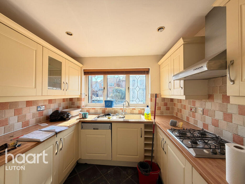 House in Luton, Bramingham Park - View 2