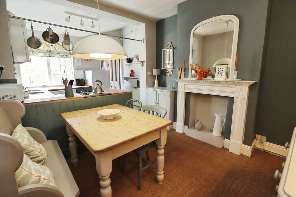 House in Lincoln - View 5
