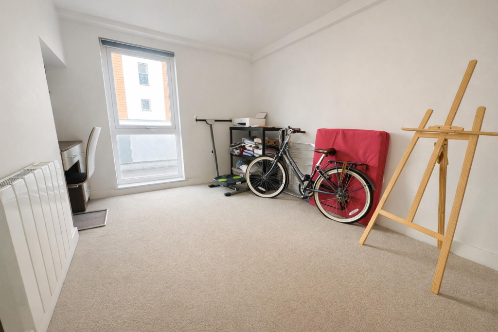 Apartment in Reading - View 4