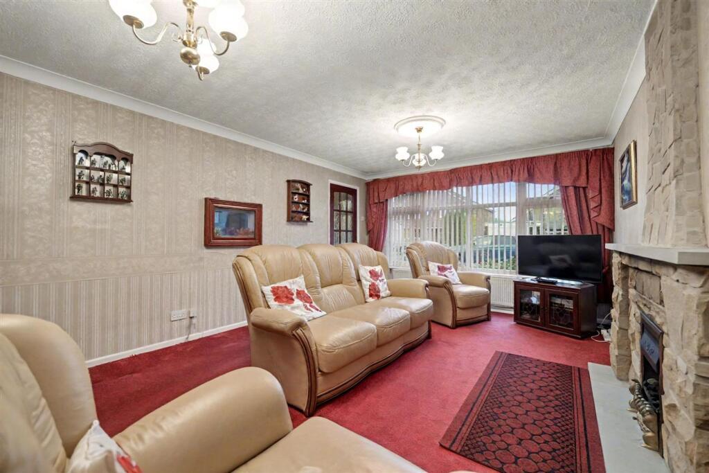 Barne Close, Nuneaton, CV11 photo 2