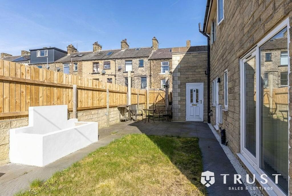 Additional image 31 of Wroe Place, Wyke, Bradford, BD12 8AB