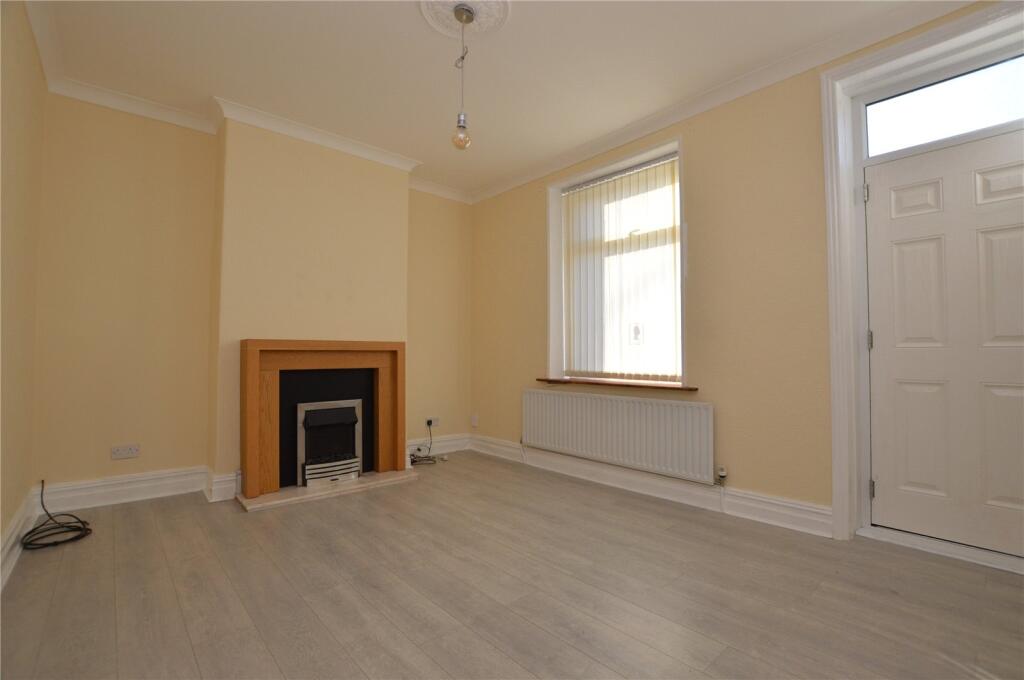 House in Leeds, Howlett Cross - View 2