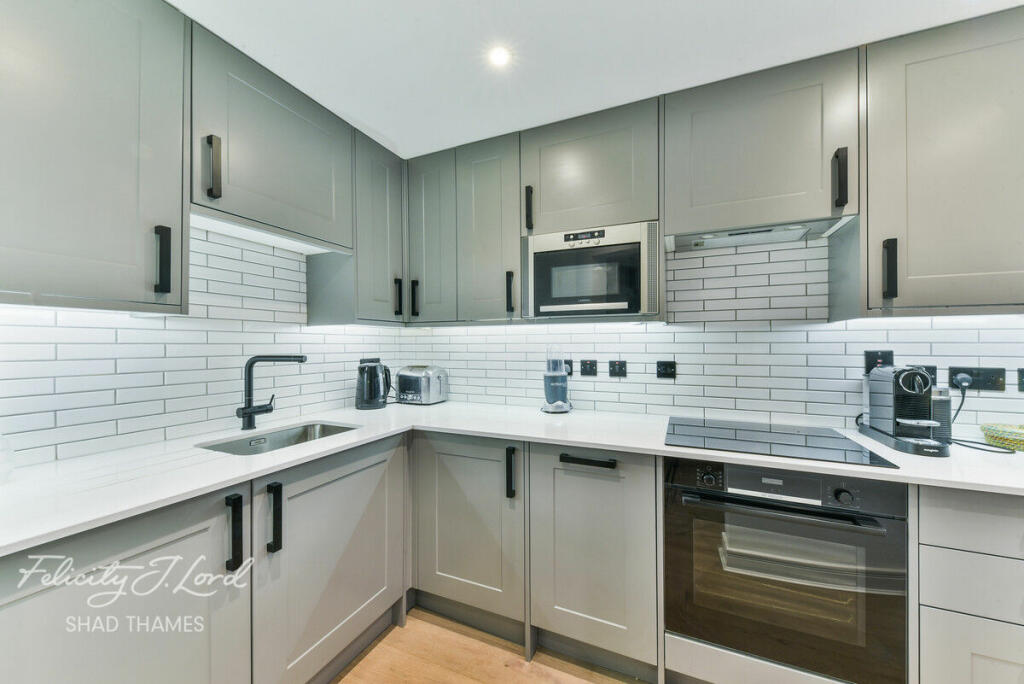 Main image of property: Florin Court, Tanner Street, SE1