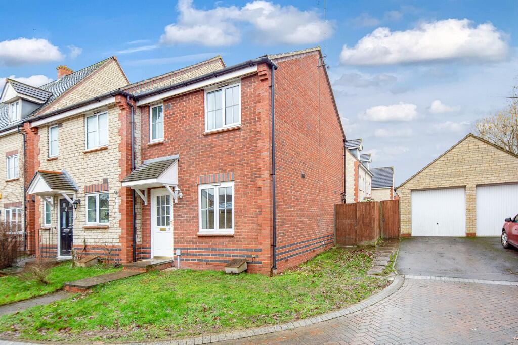 Main image of property: Goldfinch Close, Bicester, Oxfordshire, OX26