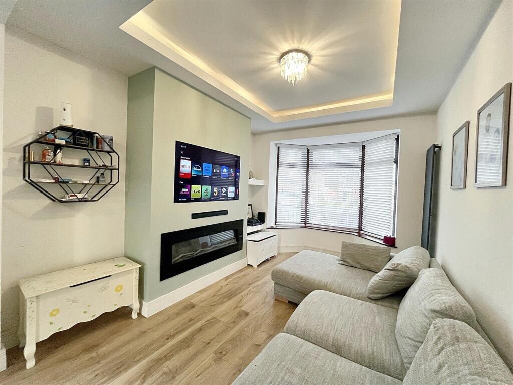 House in Newport - View 2
