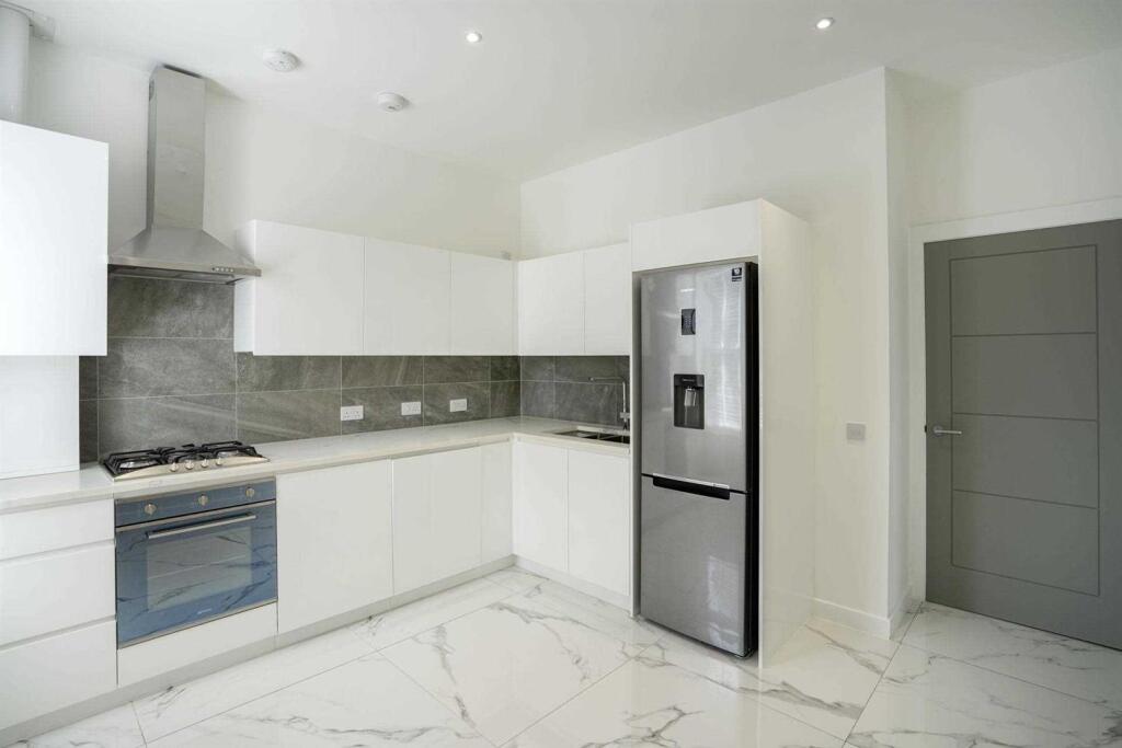 Apartment in Falkirk - View 3