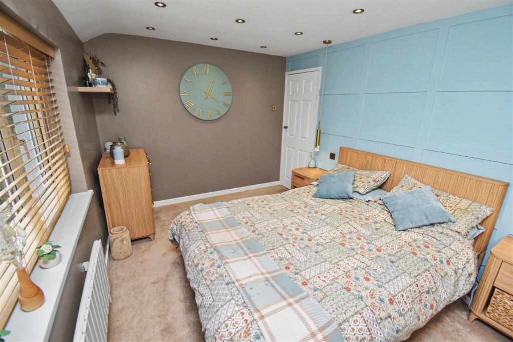 House in Northampton, North Northamptonshire - View 4