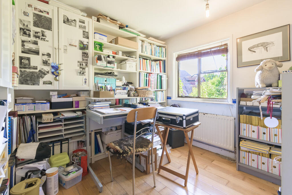 House in Braintree, Rivenhall - More