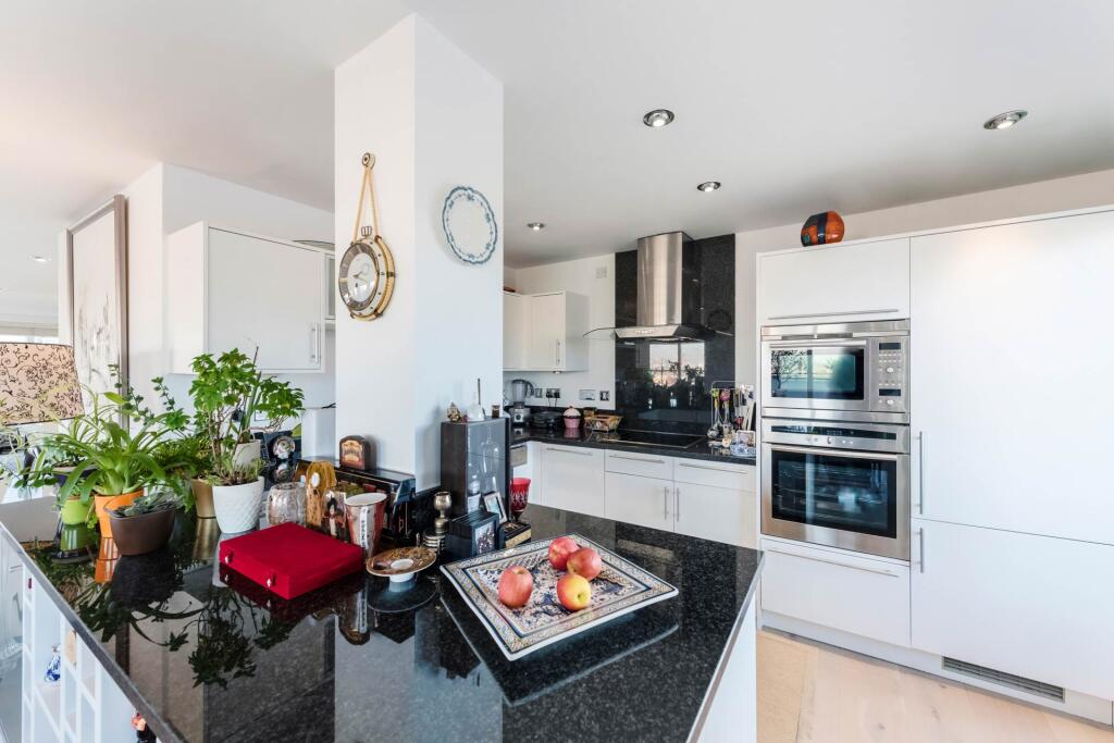 Apartment in London - View 3