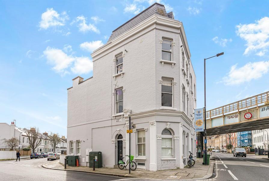 Main image of property: New Kings Road, Fulham