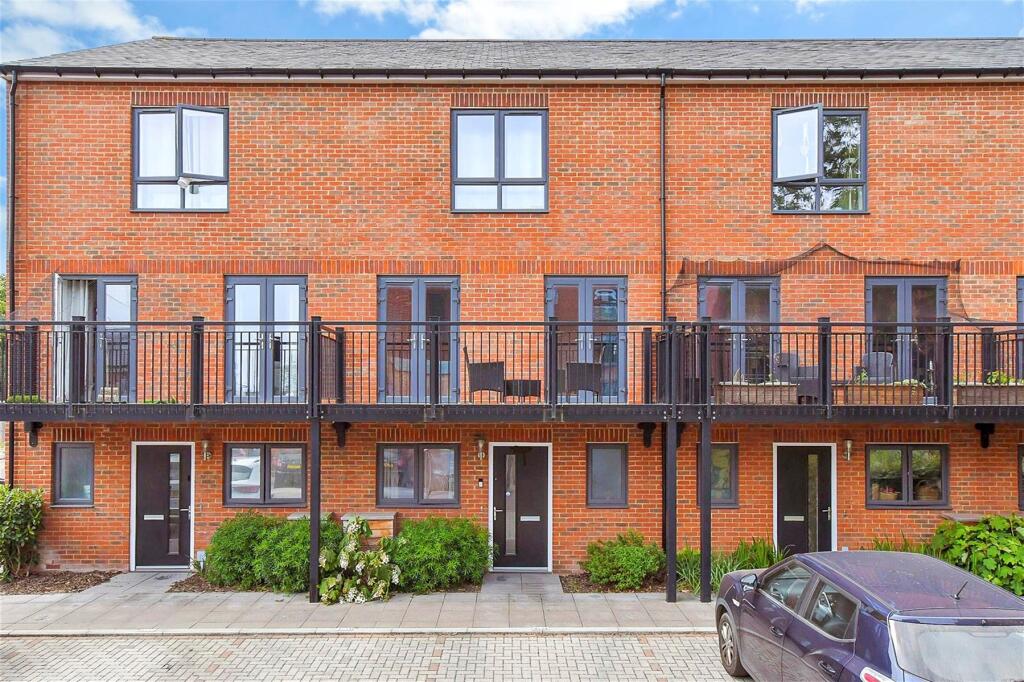 Main image of property: Pinewood Way, Chichester, West Sussex