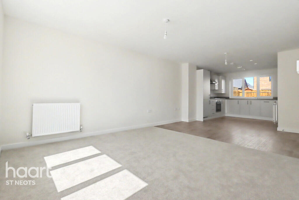 Bernard Avenue, Alconbury Weald photo 2