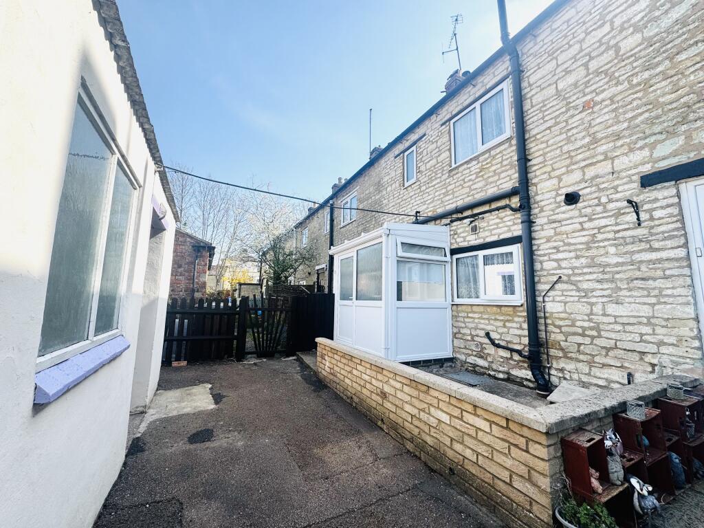 Main image of property: Hill Street, Raunds, WELLINGBOROUGH