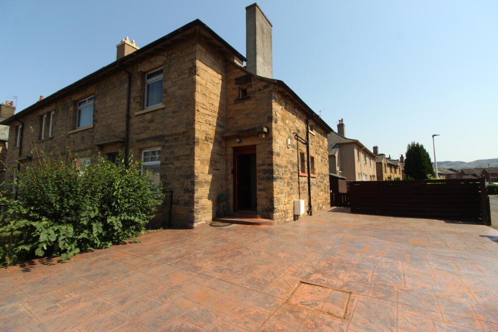 Main image of property: Chesser Grove, Edinburgh, EH14 1SZ