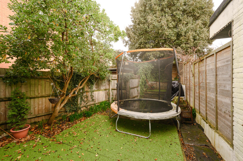 Leopold Road, Wimbledon, SW19 photo 3