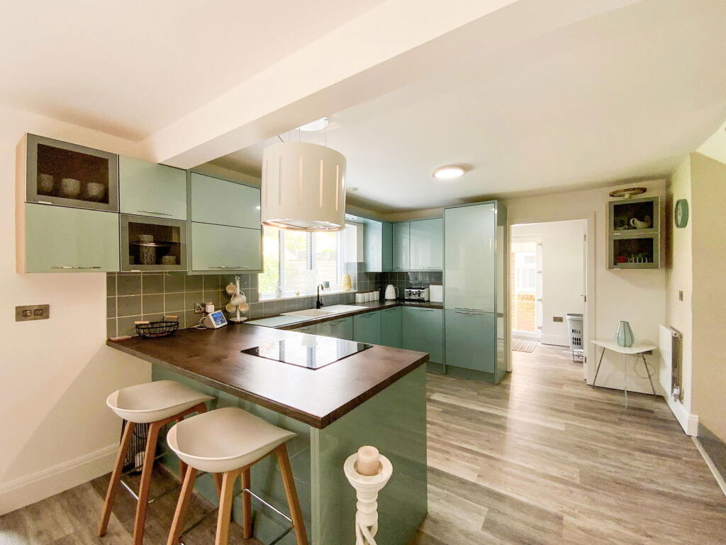 Rosewood, Hollingworth photo 4