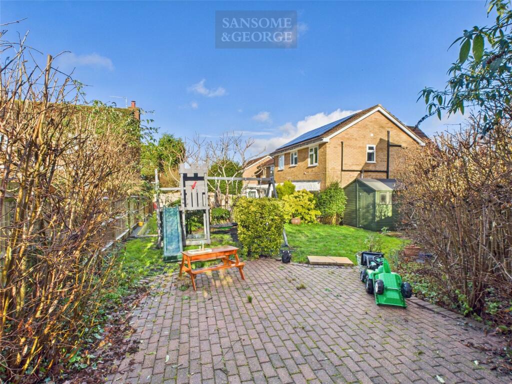Hawkley Drive, Tadley, RG26 photo 3