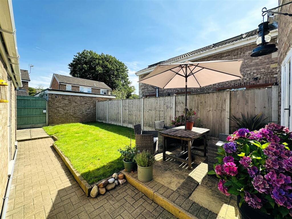 House in Thorpe Willoughby - View 4