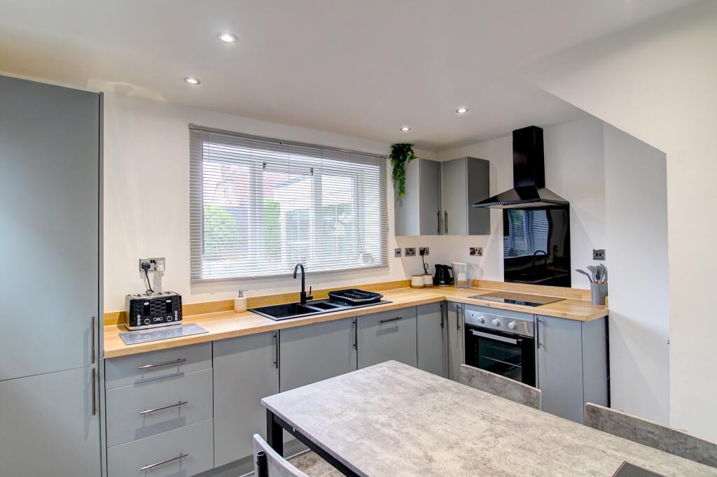 House in Walsall, Stubbers Green - View 3