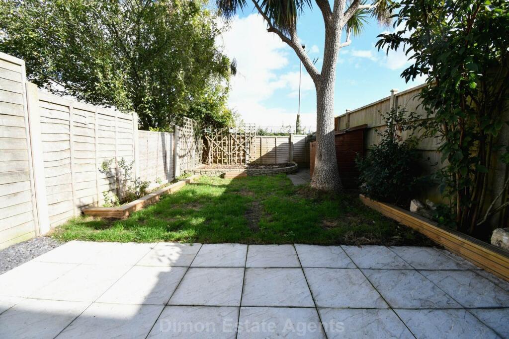 Kingsmead Avenue, Stubbington photo 4