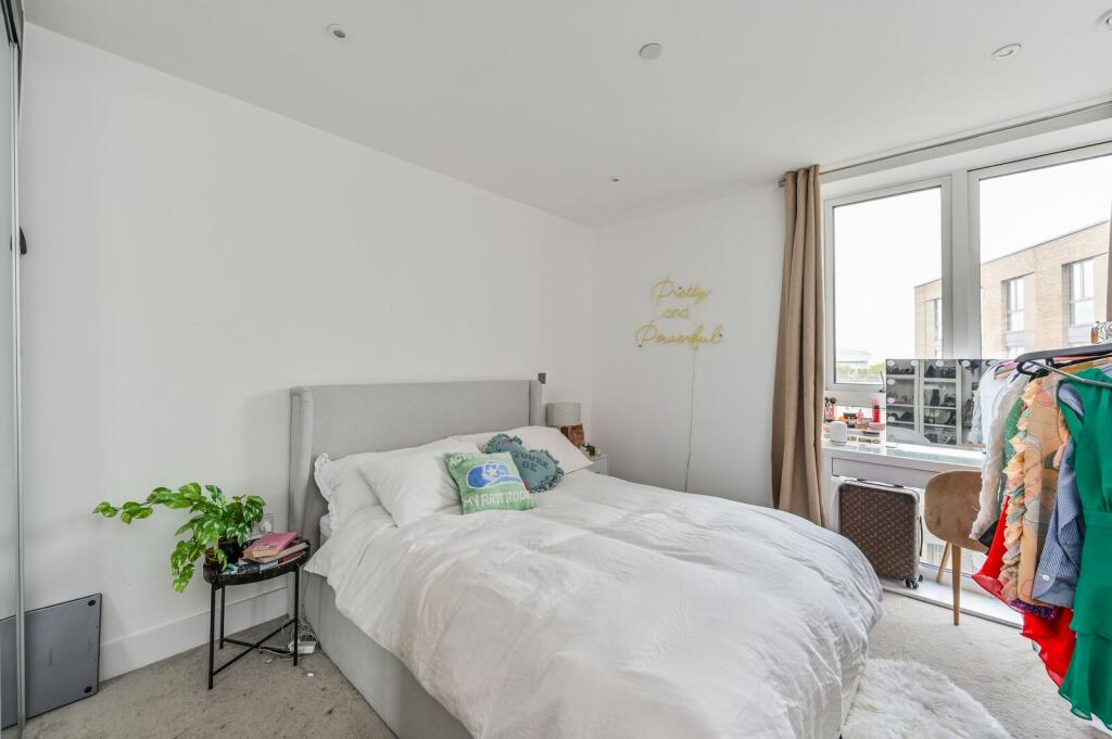 Apartment in London - More
