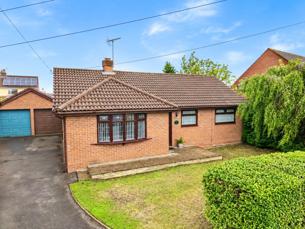 3-bed bungalow on Northridge Road, Pensby, Wirral, CH61, £285,000